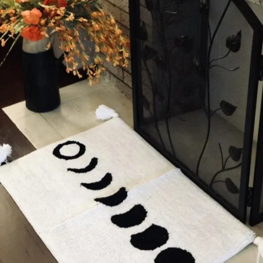 Vienna Lunar Phases of the Moon Accent Rug in White/Black Wild Sage BNWT SO